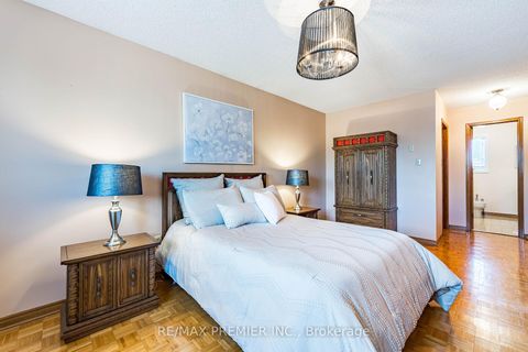 Photo 16 at 18 Mathewson Street, Maple, Vaughan