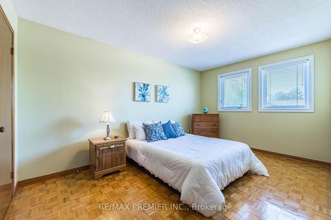 Photo 18 at 18 Mathewson Street, Maple, Vaughan