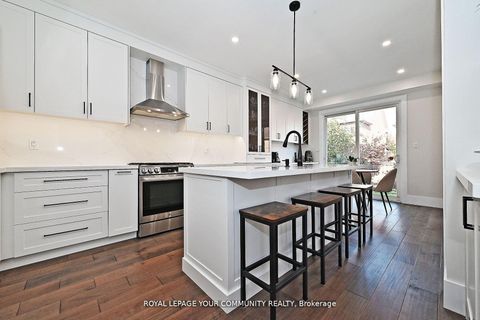Photo 16 at 20 Grovewood Street, Oak Ridges, Richmond Hill