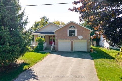 Photo 1 at 1005 Goshen Road, Alcona, Innisfil