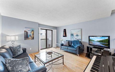Photo 4 at 74 Dutch Myrtle Way, Don Mills, Toronto