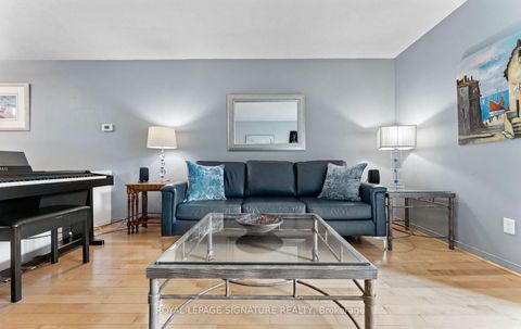 Photo 10 at 74 Dutch Myrtle Way, Don Mills, Toronto