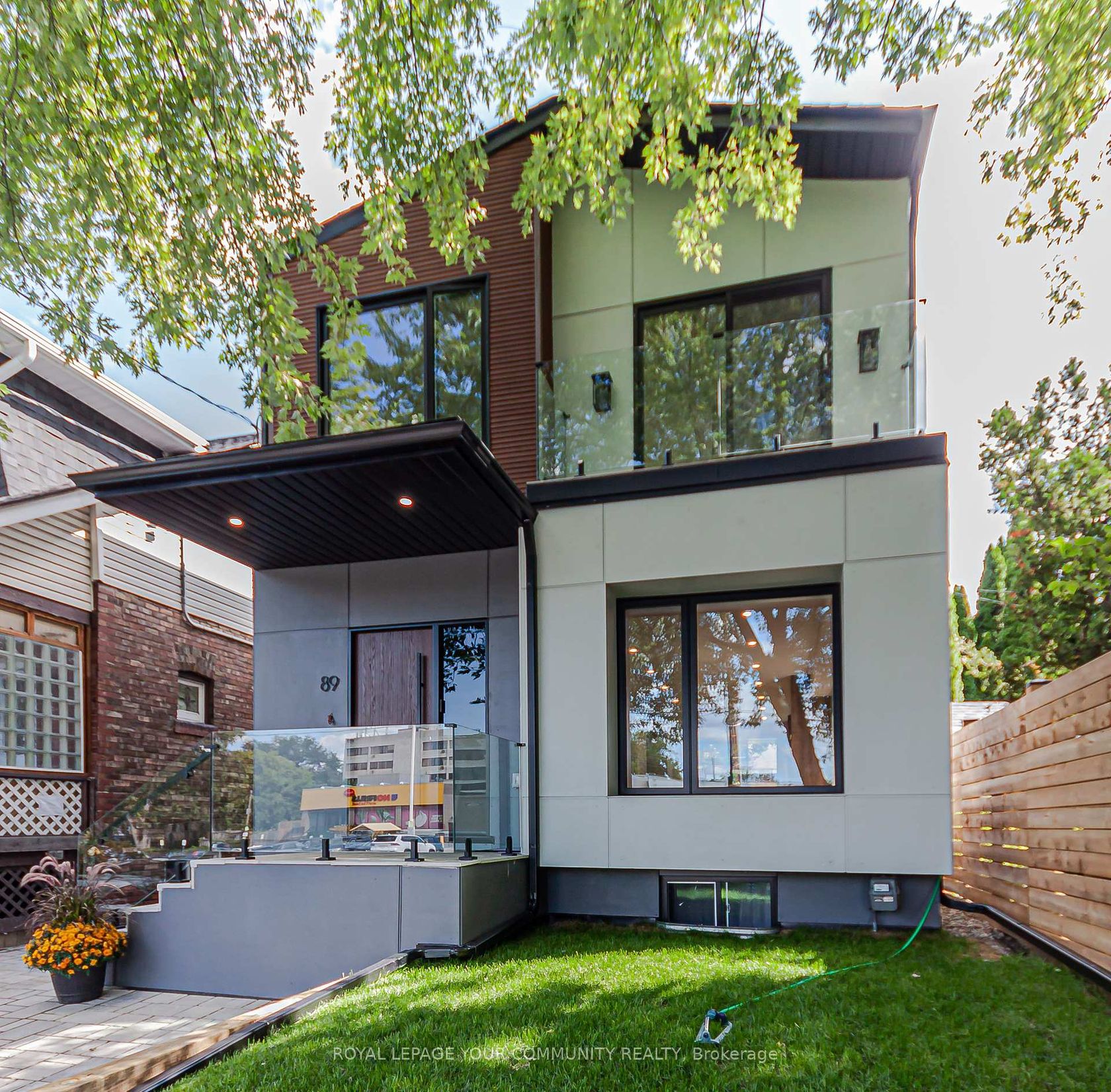 89 Gainsborough Road, Woodbine Corridor, Toronto 