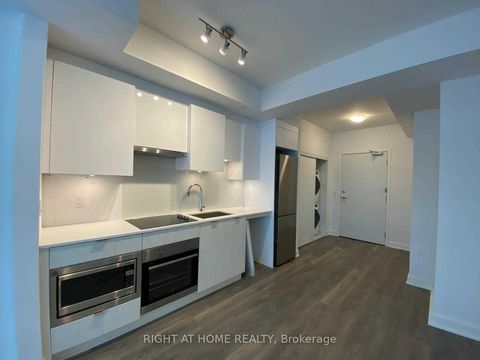 Photo 3 at 2907 - 99 Broadway Avenue, Mount Pleasant West, Toronto
