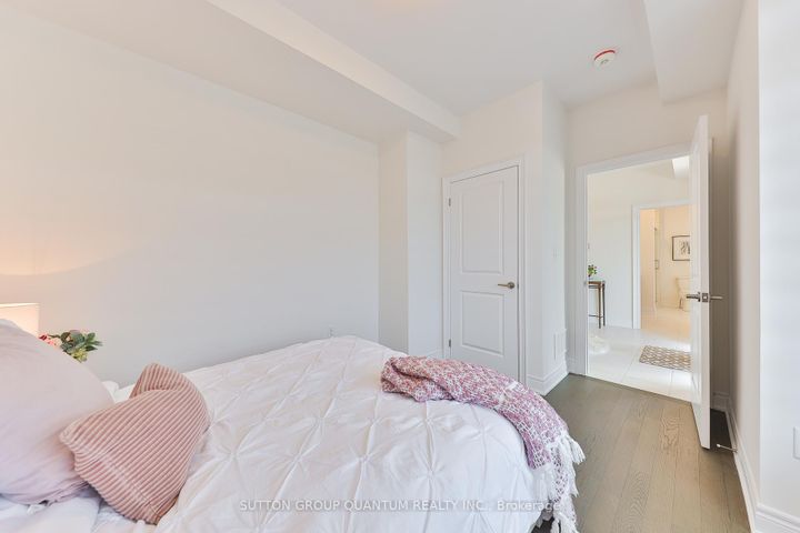 Photo 6 at 2168 Postmaster Drive, WM Westmount, Oakville