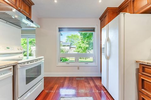 Photo 13 at 3036 Swansea Drive, BR Bronte, Oakville