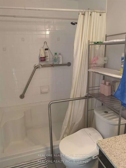 Photo 12 at 1105 - 11211 Yonge Street, Devonsleigh, Richmond Hill