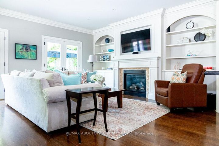Photo 14 at 44 Head Street, CO Central, Oakville