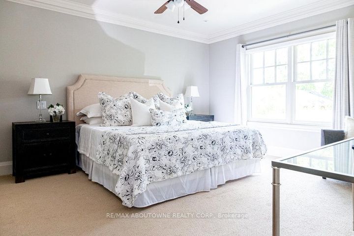 Photo 22 at 44 Head Street, CO Central, Oakville