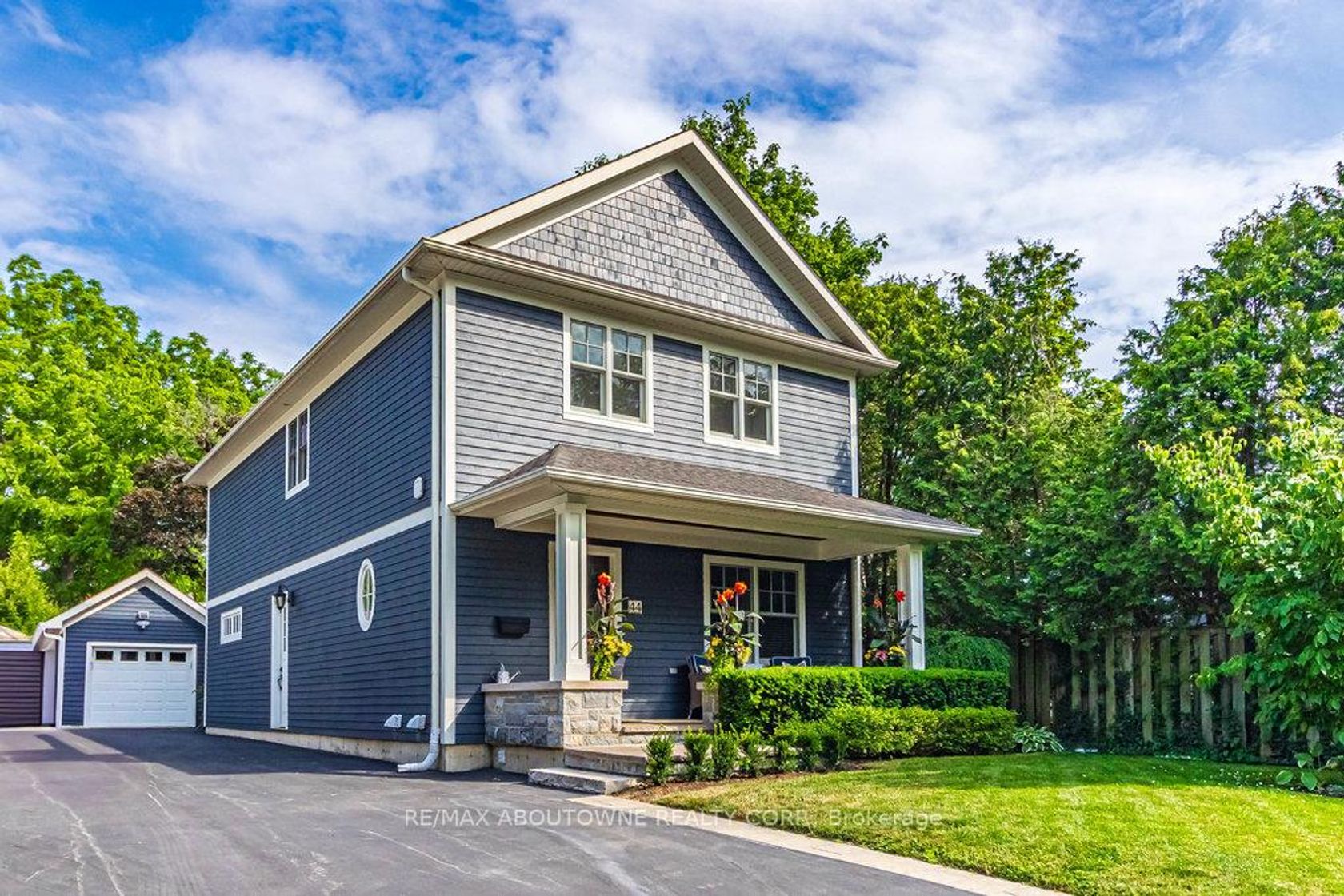 44 Head Street, CO Central, Oakville 