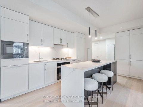 Photo 5 at 410 - 8 Manor Road W, Eglinton, Toronto