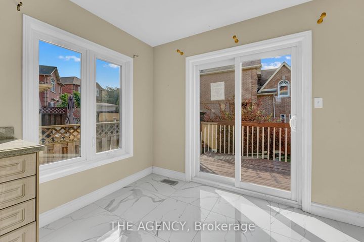 Photo 9 at 48 Zachary Drive, Snelgrove, Brampton