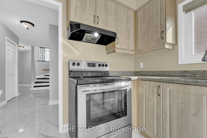 Photo 13 at 48 Zachary Drive, Snelgrove, Brampton