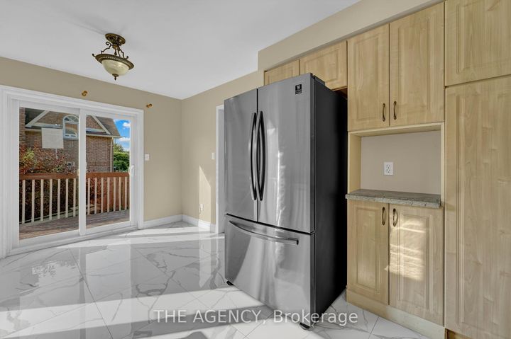 Photo 16 at 48 Zachary Drive, Snelgrove, Brampton