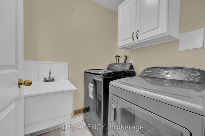 Photo 18 at 48 Zachary Drive, Snelgrove, Brampton