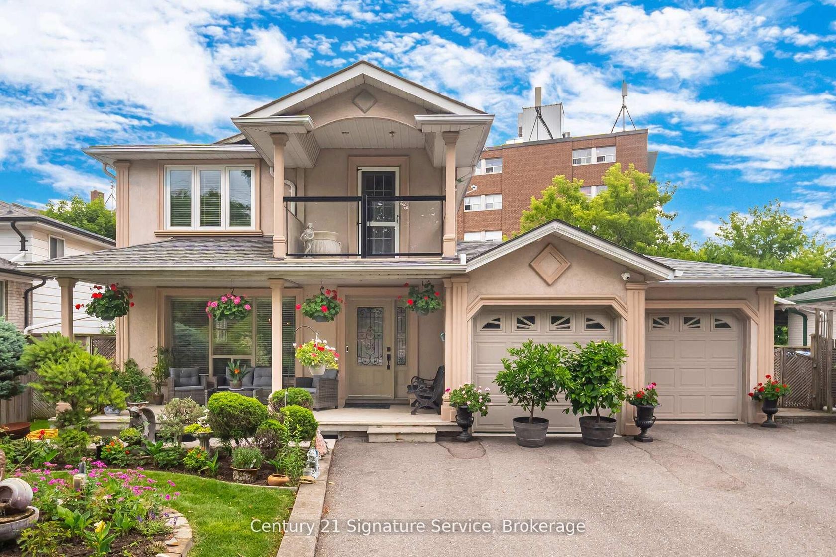 512 Selsey Drive, Cooksville, Mississauga by Loree Meneguzzi Real Estate 512 Selsey Drive, Cooksville, Mississauga