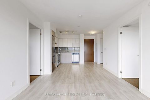 Photo 5 at 613 - 120 Varna Drive, Lawrence, Toronto