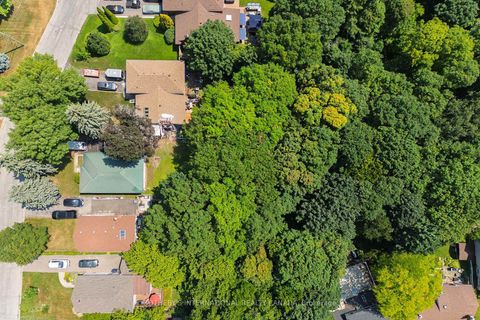 Photo 28 at 17 Ayre Point Road, Cliffcrest, Toronto