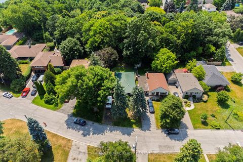 Photo 29 at 17 Ayre Point Road, Cliffcrest, Toronto