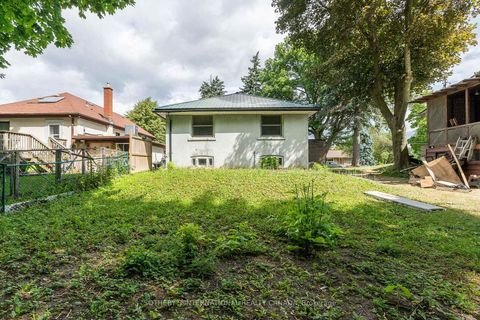 Photo 31 at 17 Ayre Point Road, Cliffcrest, Toronto