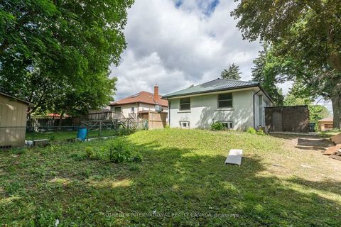 Photo 32 at 17 Ayre Point Road, Cliffcrest, Toronto
