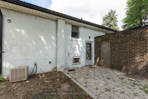 Photo 33 at 17 Ayre Point Road, Cliffcrest, Toronto
