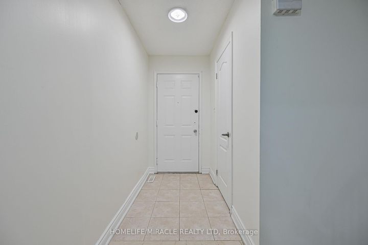 Photo 3 at 32 Woodsview Avenue, Clairville, Toronto