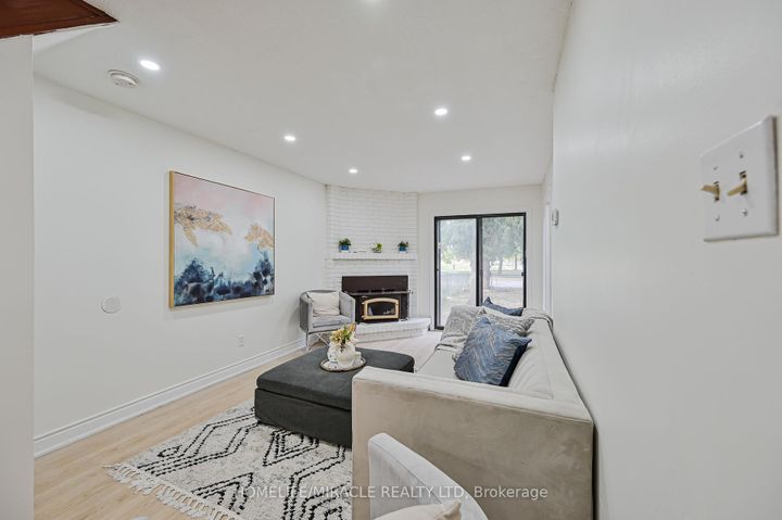 Photo 7 at 32 Woodsview Avenue, Clairville, Toronto
