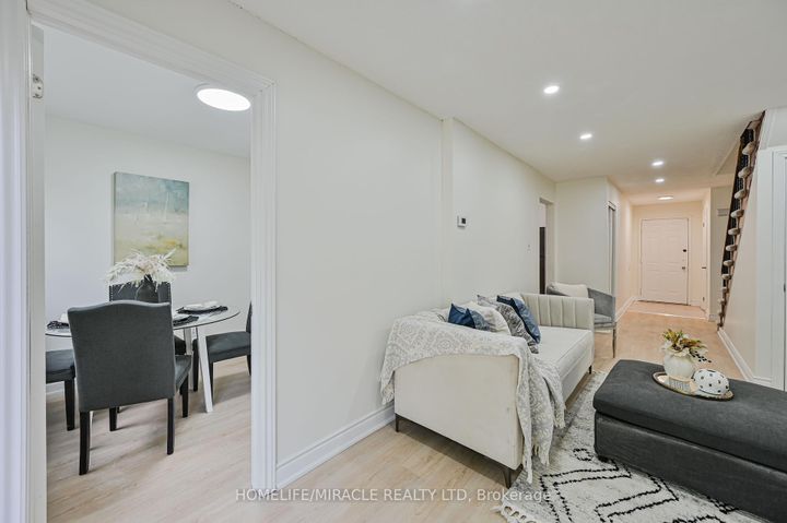 Photo 10 at 32 Woodsview Avenue, Clairville, Toronto