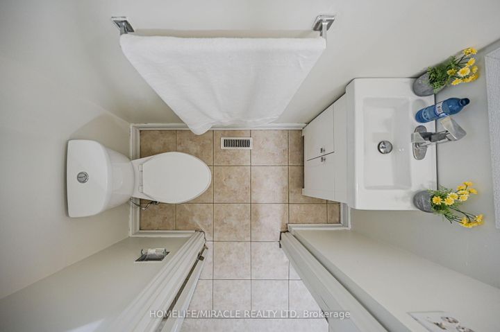 Photo 20 at 32 Woodsview Avenue, Clairville, Toronto