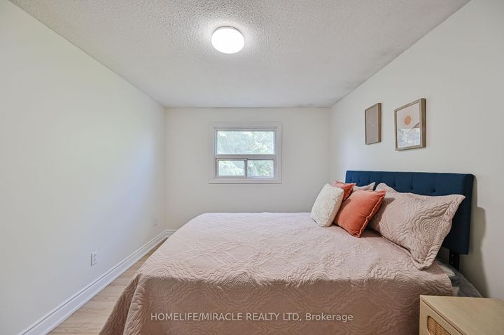 Photo 28 at 32 Woodsview Avenue, Clairville, Toronto
