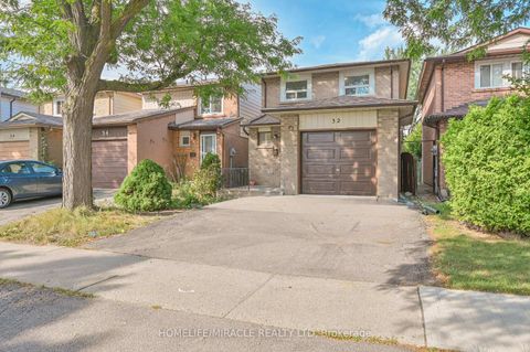Photo 1 at 32 Woodsview Avenue, Clairville, Toronto
