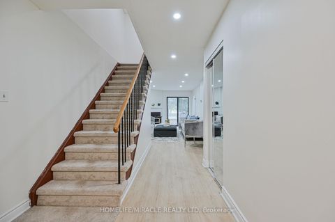 Photo 5 at 32 Woodsview Avenue, Clairville, Toronto