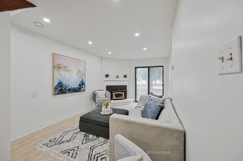 Photo 7 at 32 Woodsview Avenue, Clairville, Toronto