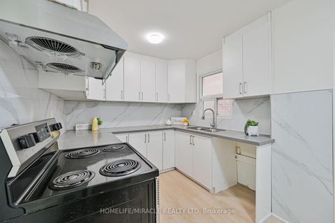 Photo 16 at 32 Woodsview Avenue, Clairville, Toronto
