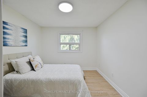 Photo 31 at 32 Woodsview Avenue, Clairville, Toronto