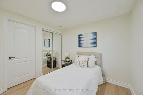 Photo 32 at 32 Woodsview Avenue, Clairville, Toronto