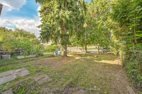Photo 40 at 32 Woodsview Avenue, Clairville, Toronto