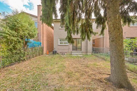 Photo 43 at 32 Woodsview Avenue, Clairville, Toronto