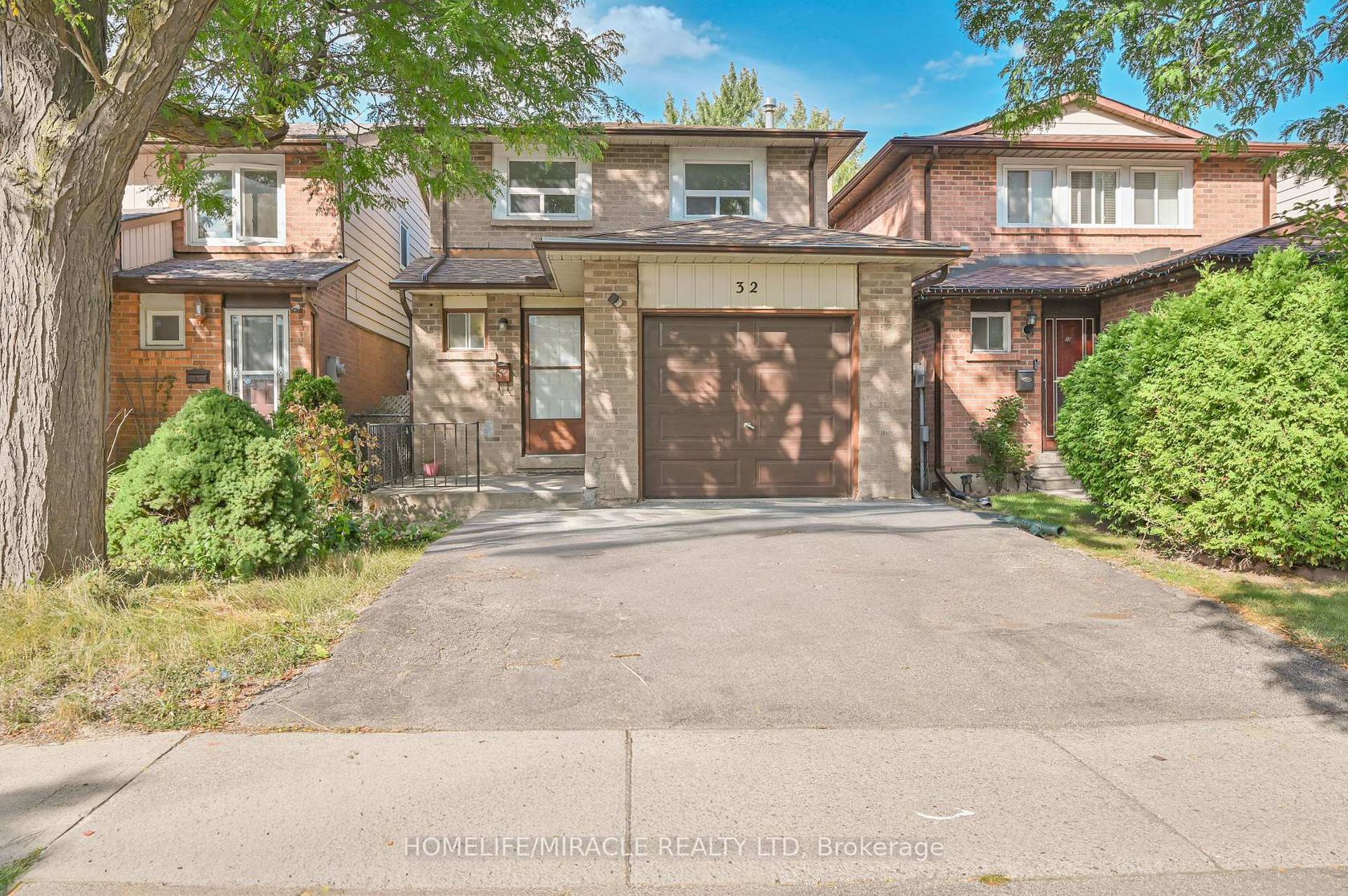 32 Woodsview Avenue, Clairville, Toronto 