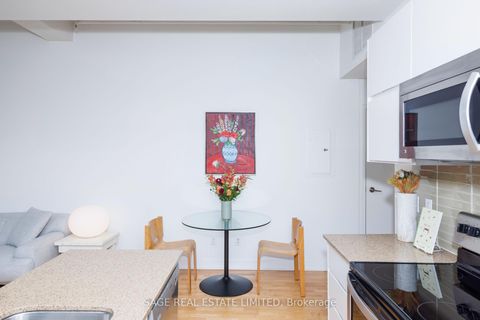 Photo 12 at 103 - 152 Annette Street, Junction Area, Toronto