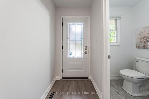 Photo 2 at 356 Brownridge Drive, Brownridge, Vaughan