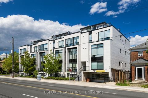 Photo 2 at 210 - 441 Jane Street, Bloor West Village, Toronto