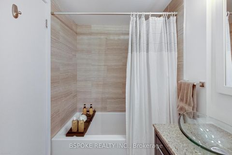 Photo 18 at 210 - 441 Jane Street, Bloor West Village, Toronto