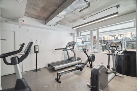 Photo 14 at 911 - 75 Portland Street, Waterfront Communities C1, Toronto