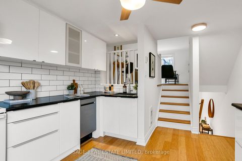 Photo 8 at 7 - 1666 Queen Street E, Woodbine Corridor, Toronto