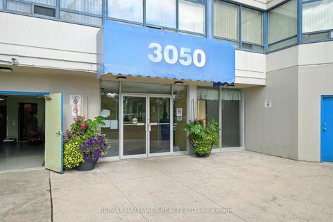 Photo 3 at #802 - 3050 Ellesmere Road, Morningside, Toronto
