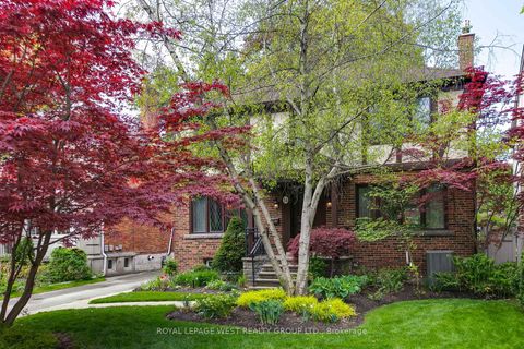 Photo 1 at 14 Dunedin Drive, Kingsway South, Toronto