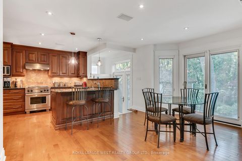 Photo 24 at 14 Dunedin Drive, Kingsway South, Toronto
