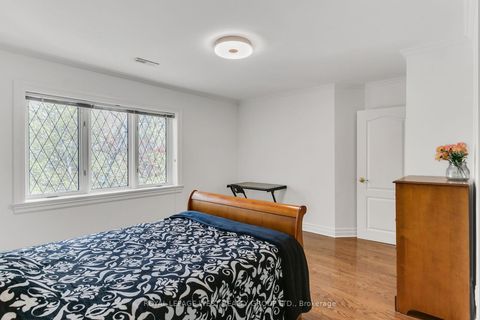 Photo 34 at 14 Dunedin Drive, Kingsway South, Toronto